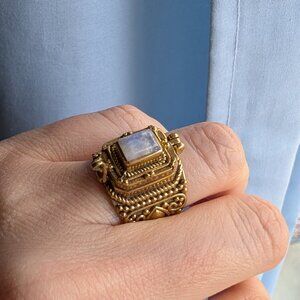 Baizaar Moonstone Poison Ring